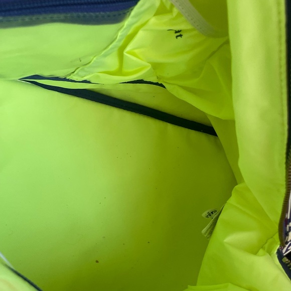 Rare Lululemon duffle - Picture 4 of 5